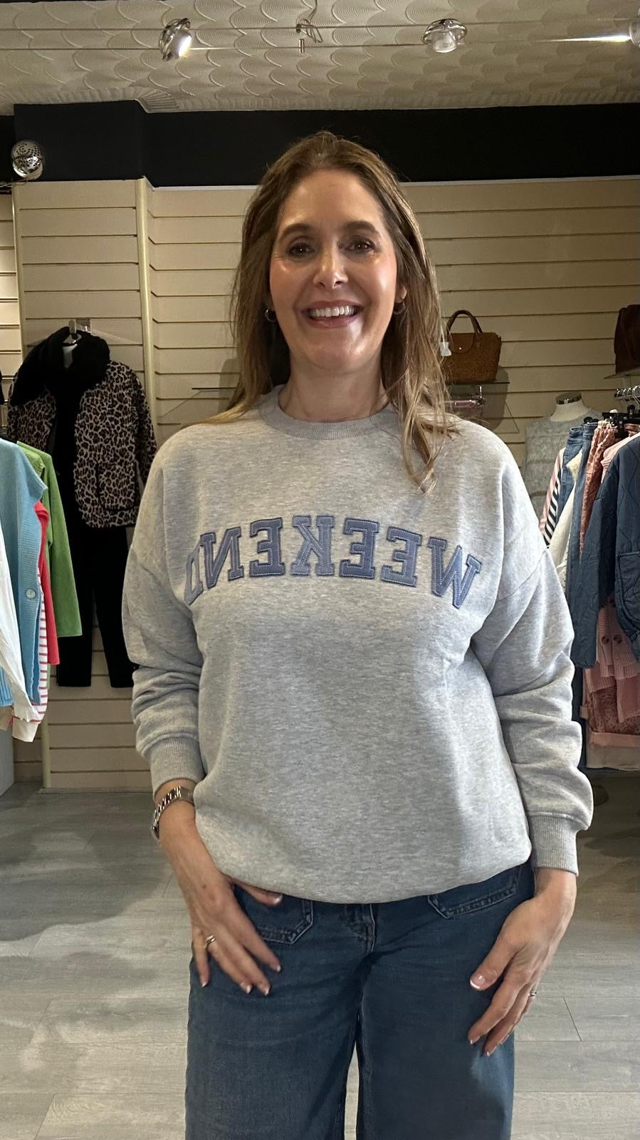 WEEKEND SWEATSHIRT