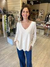 Load image into Gallery viewer, Spring V neck Knit
