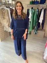 Load image into Gallery viewer, Silk Pant Navy
