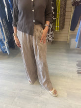 Load image into Gallery viewer, Andy Wide Leg Pants

