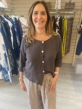 Load image into Gallery viewer, Pandy button blouse
