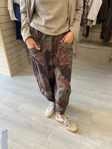 Floral Cocoon Sweat Pant - Chocolate
