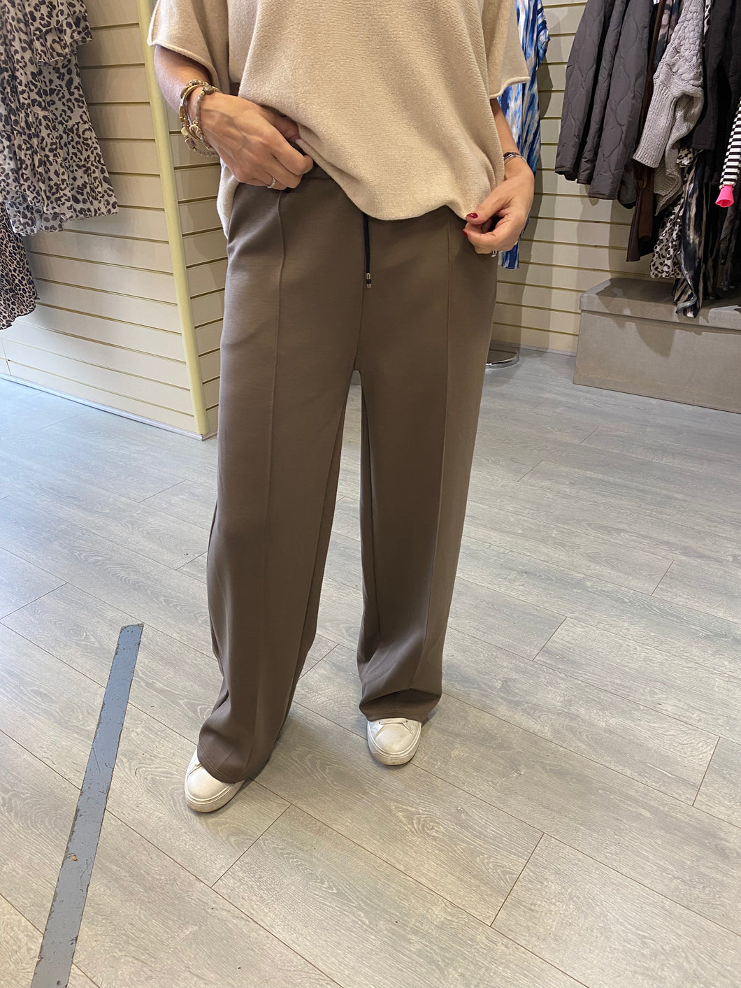 Pin tuck detail wide leg joggers
