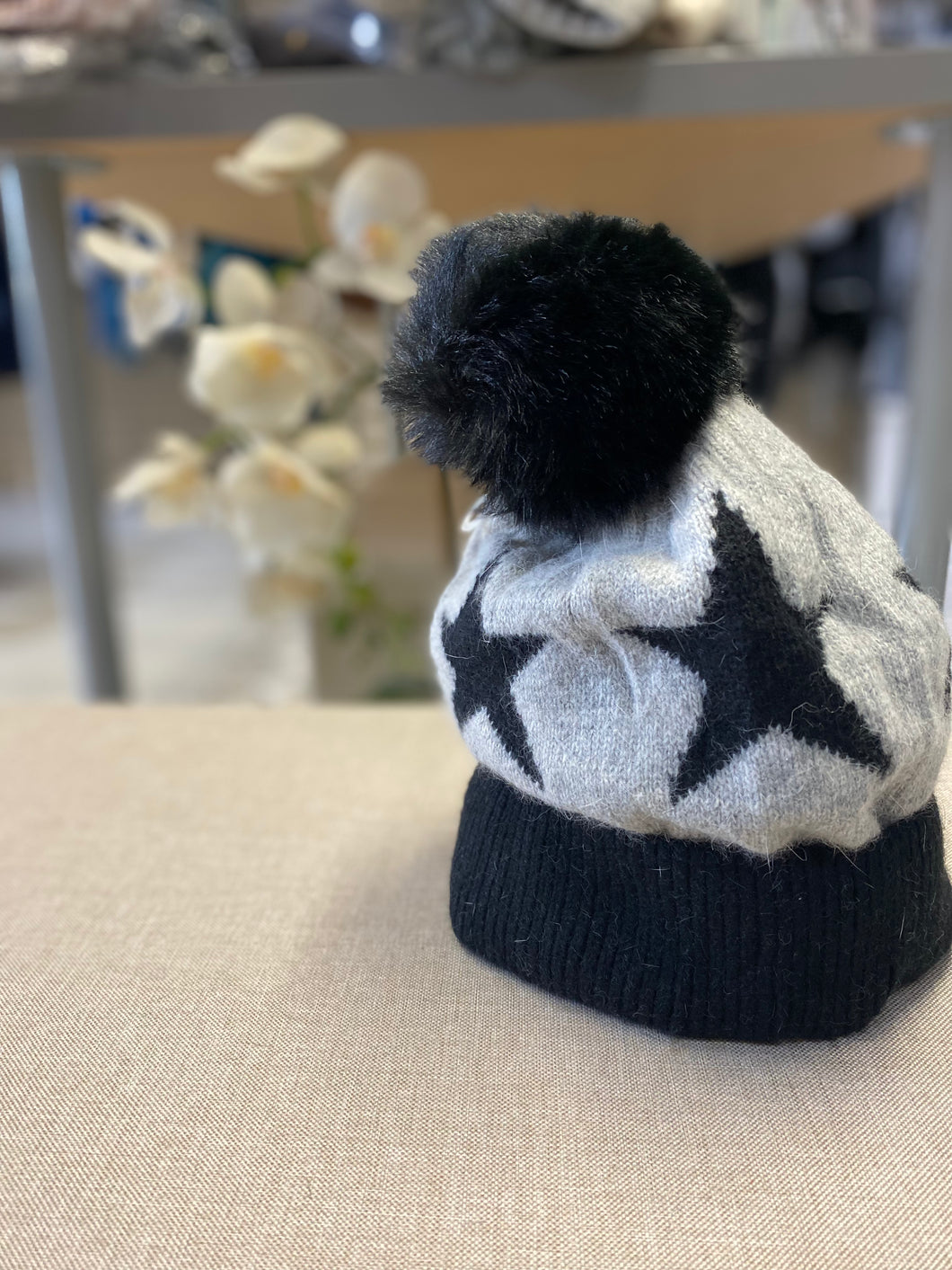 STAR bobble hat