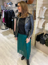 Load image into Gallery viewer, FEVER sequin skirt - Emerald
