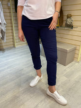 Load image into Gallery viewer, SKINNY FIT JOGGER - NAVY
