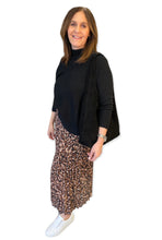Load image into Gallery viewer, Slouchy suede bag - Black
